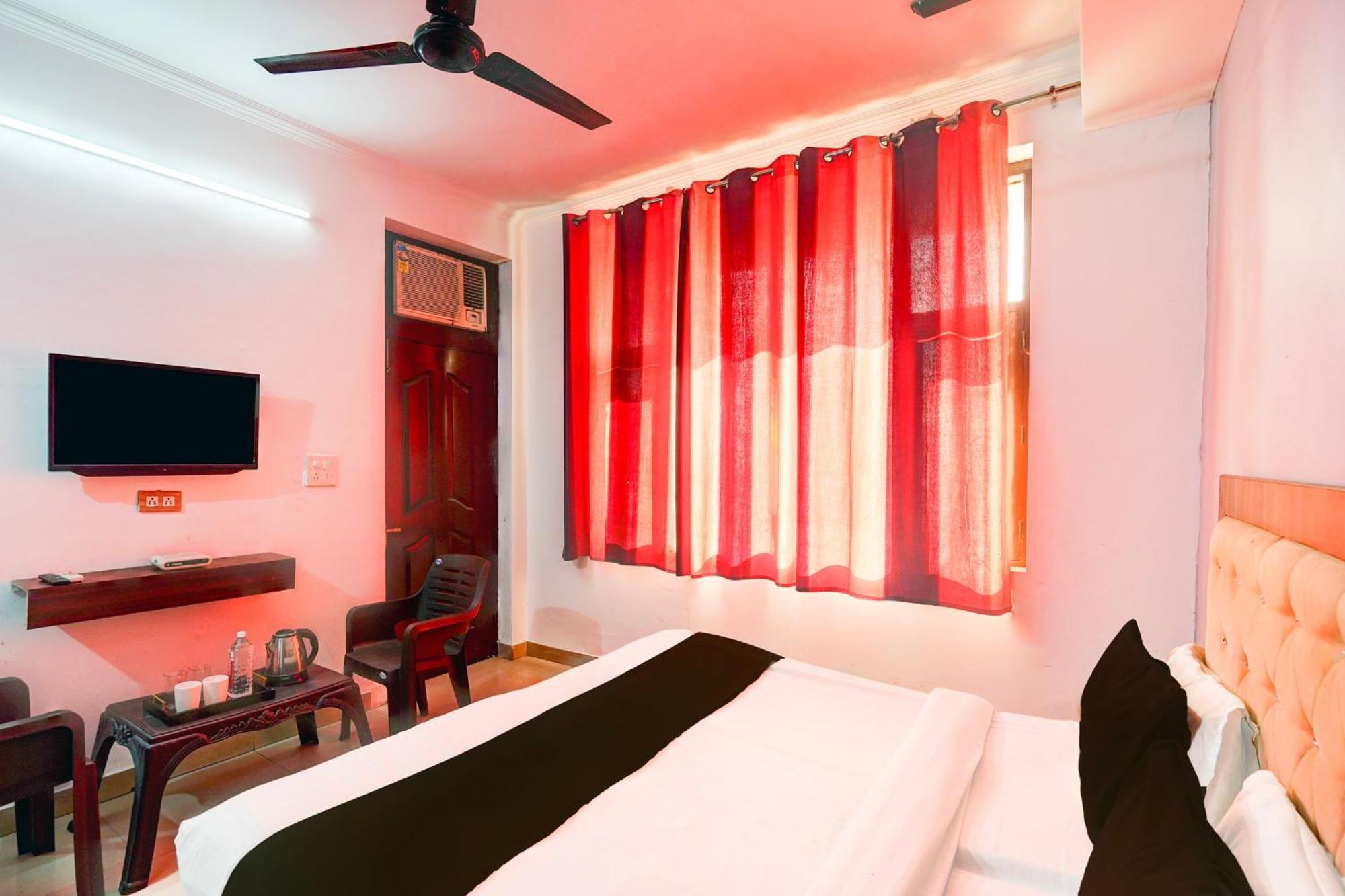 Super Hotel O Palm Dehradun Esterno foto