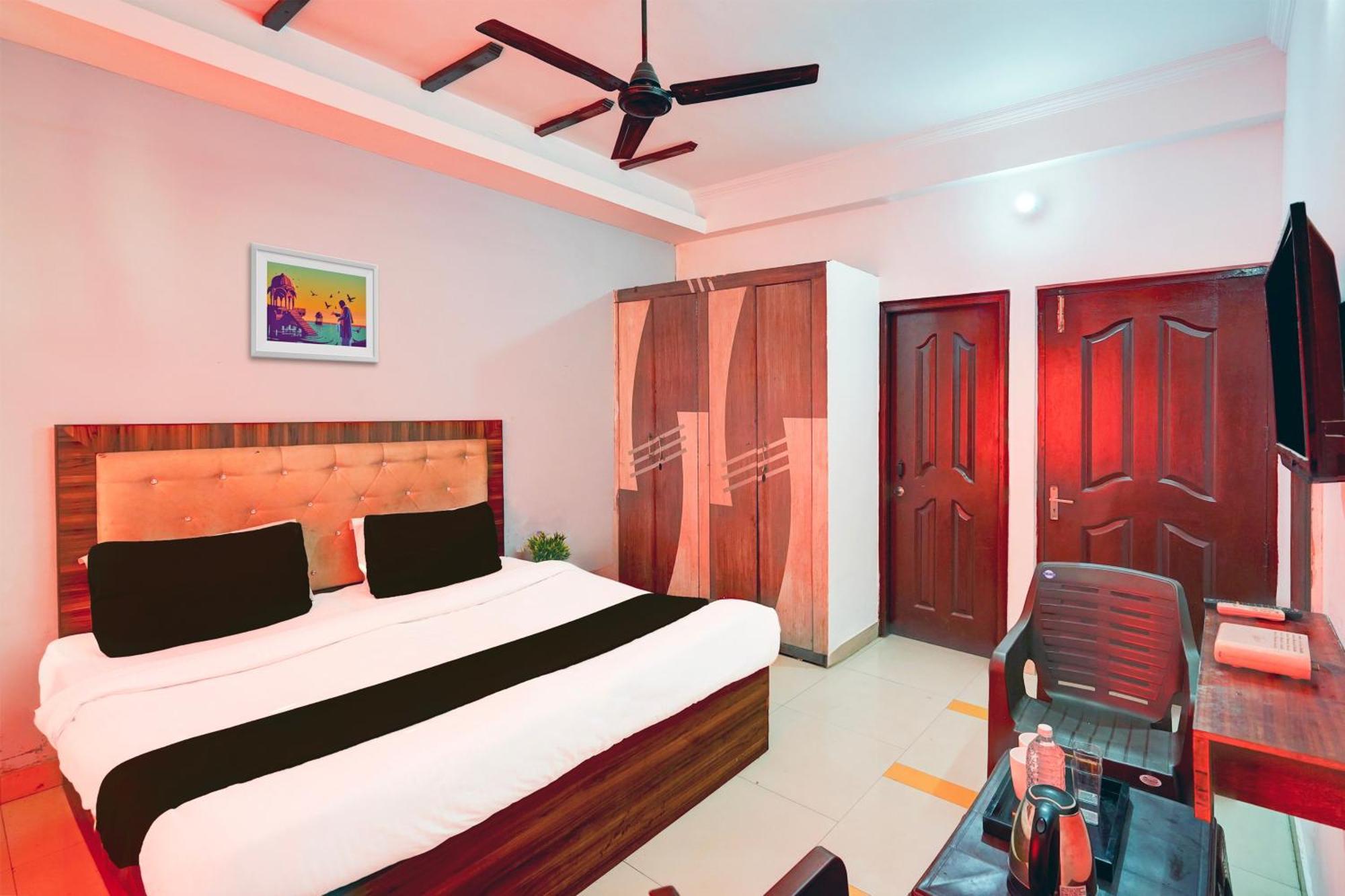 Super Hotel O Palm Dehradun Esterno foto