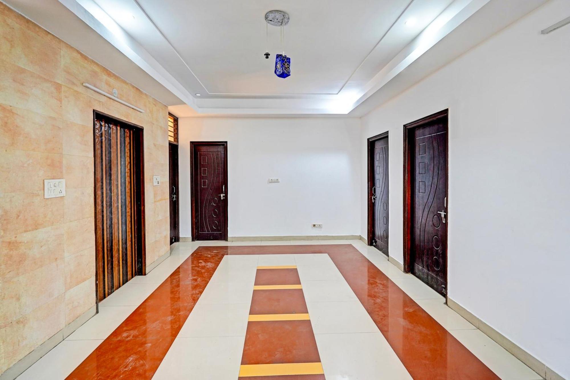 Super Hotel O Palm Dehradun Esterno foto